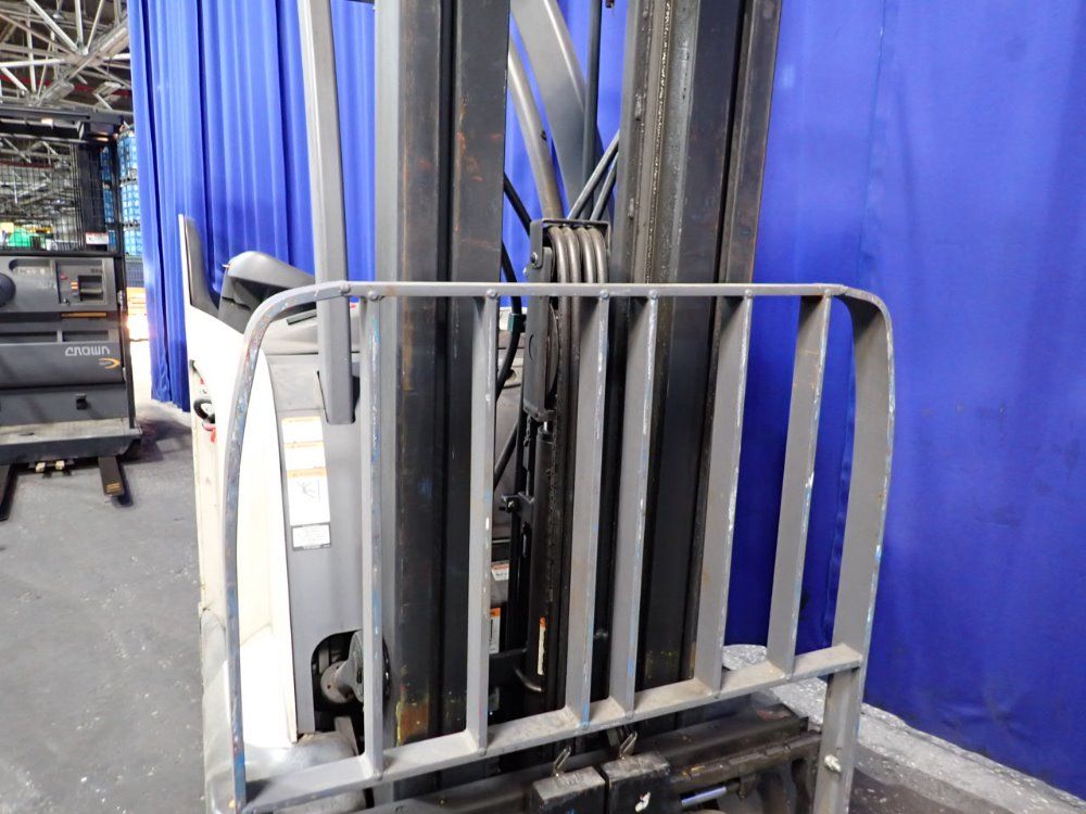 Crown 4825 Lbs Stand Up Forklift - Rc 5500 Series