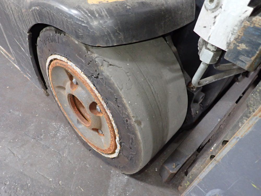 Crown 4825 Lbs Stand Up Forklift - Rc 5500 Series