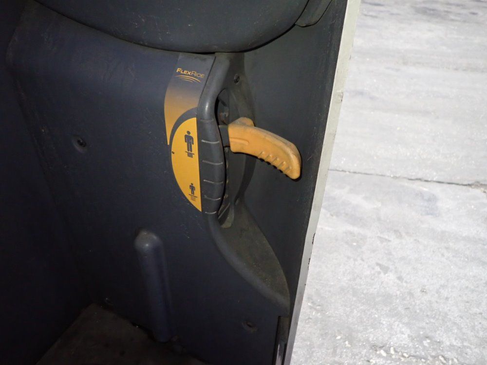 Crown 4825 Lbs Stand Up Forklift - Rc 5500 Series