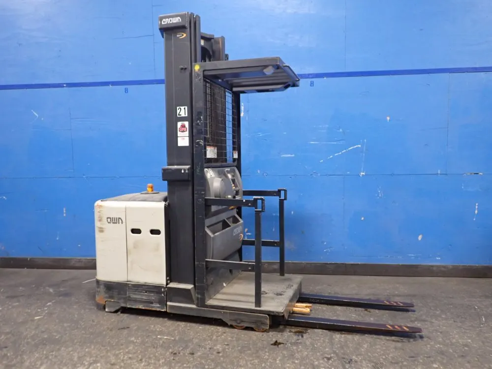 Crown 3000 Lbs Order Picker - Sp 3500 Series