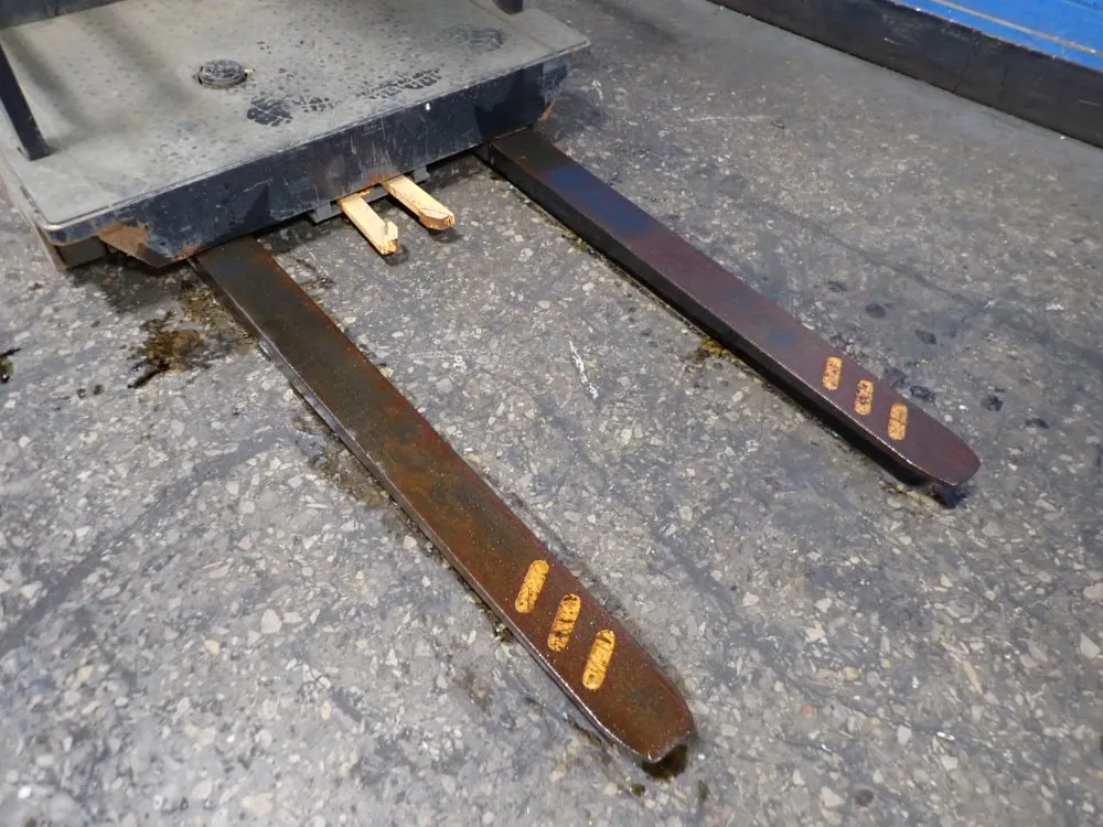 Crown 3000 Lbs Order Picker - Sp 3500 Series