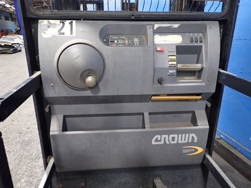 Crown 3000 Lbs Order Picker - Sp 3500 Series