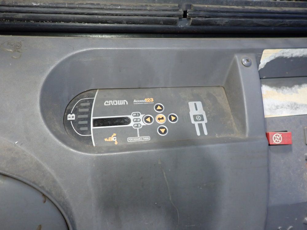 Crown 3000 Lbs Order Picker - Sp 3500 Series