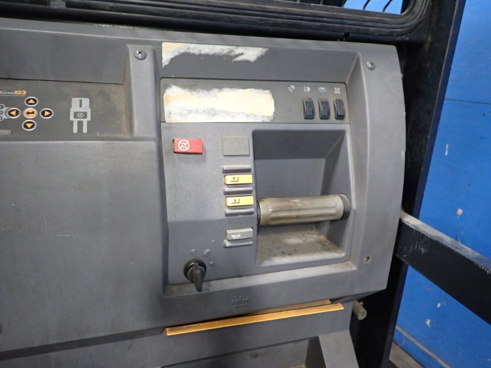 Crown 3000 Lbs Order Picker - Sp 3500 Series