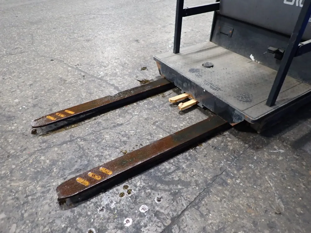 Crown 3000 Lbs Order Picker - Sp 3500 Series