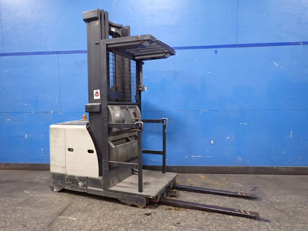 Crown 3000 Lbs Order Picker - Sp 3400 Series