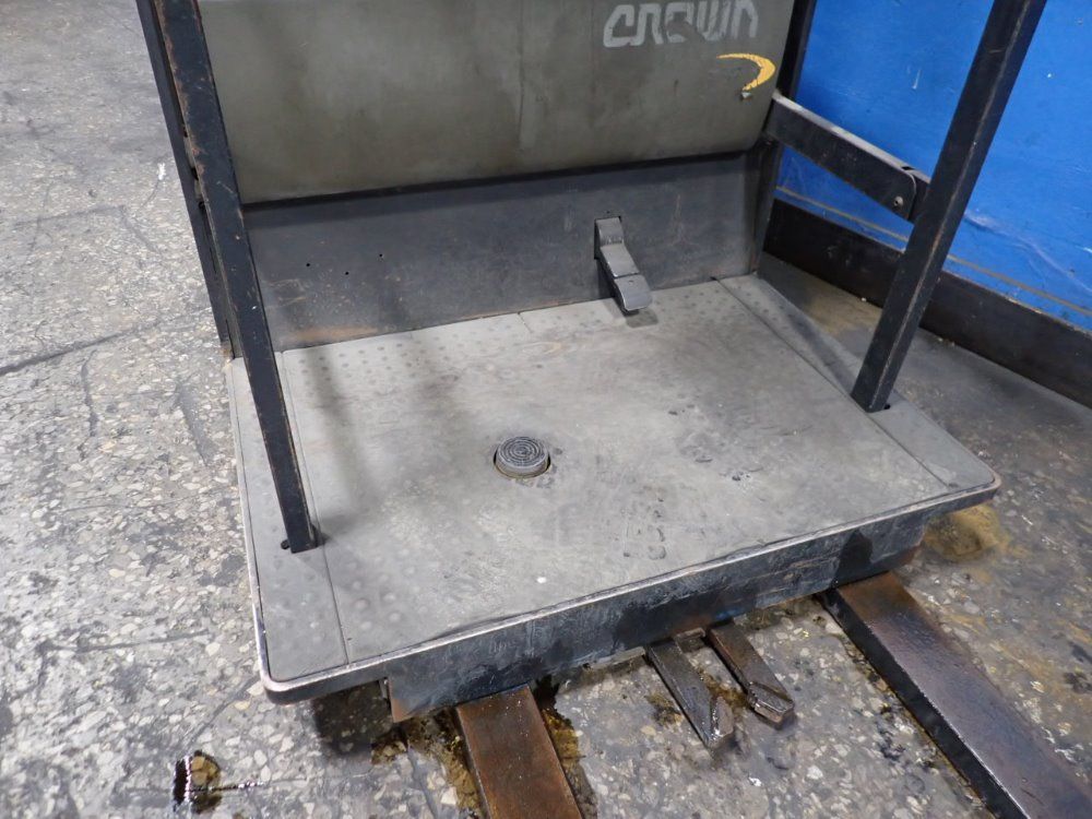 Crown 3000 Lbs Order Picker - Sp 3400 Series