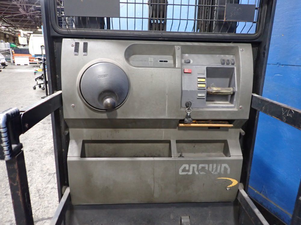 Crown 3000 Lbs Order Picker - Sp 3400 Series