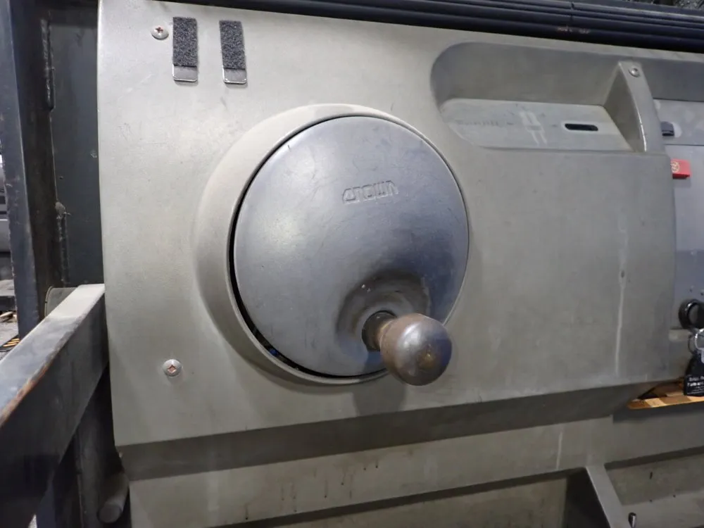 Crown 3000 Lbs Order Picker - Sp 3400 Series