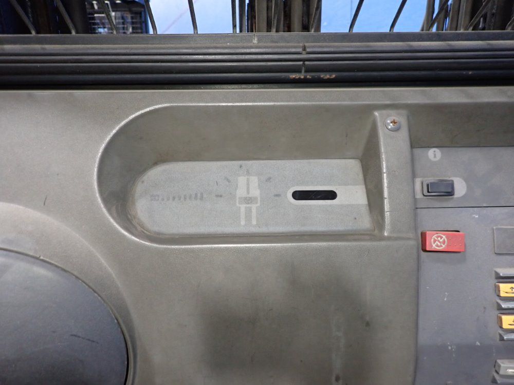 Crown 3000 Lbs Order Picker - Sp 3400 Series