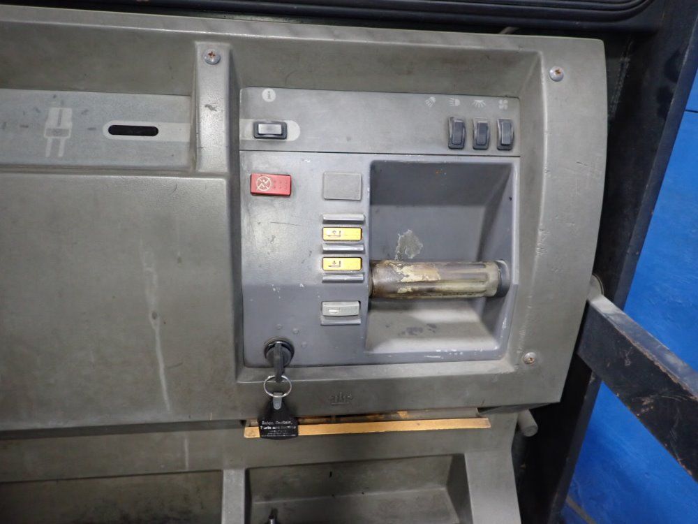 Crown 3000 Lbs Order Picker - Sp 3400 Series