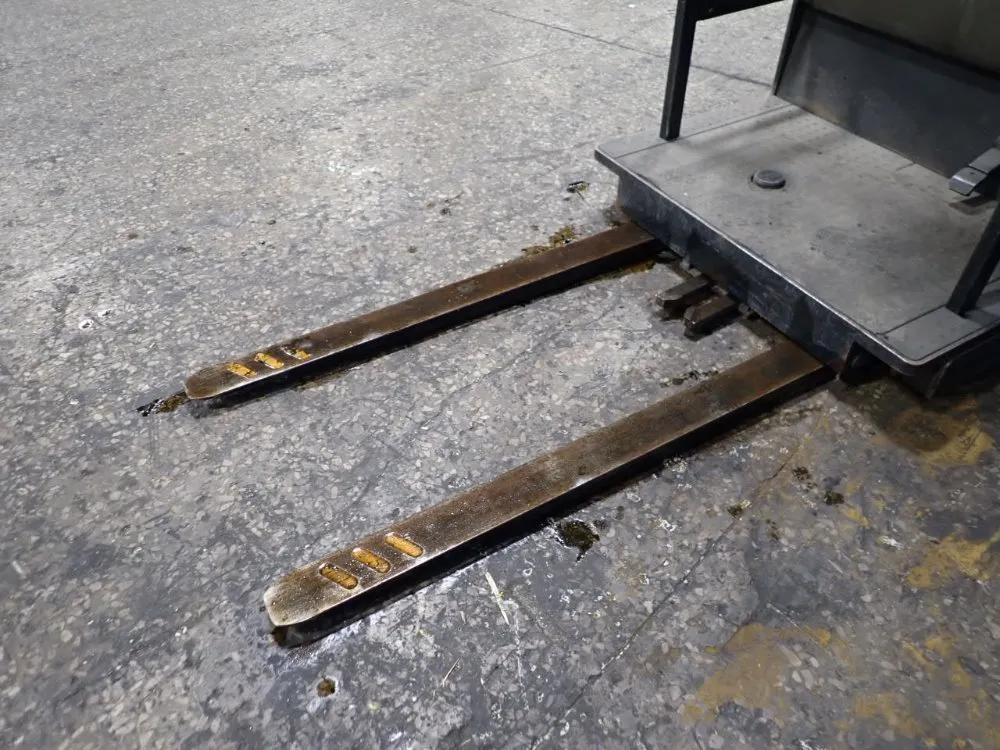 Crown 3000 Lbs Order Picker - Sp 3400 Series