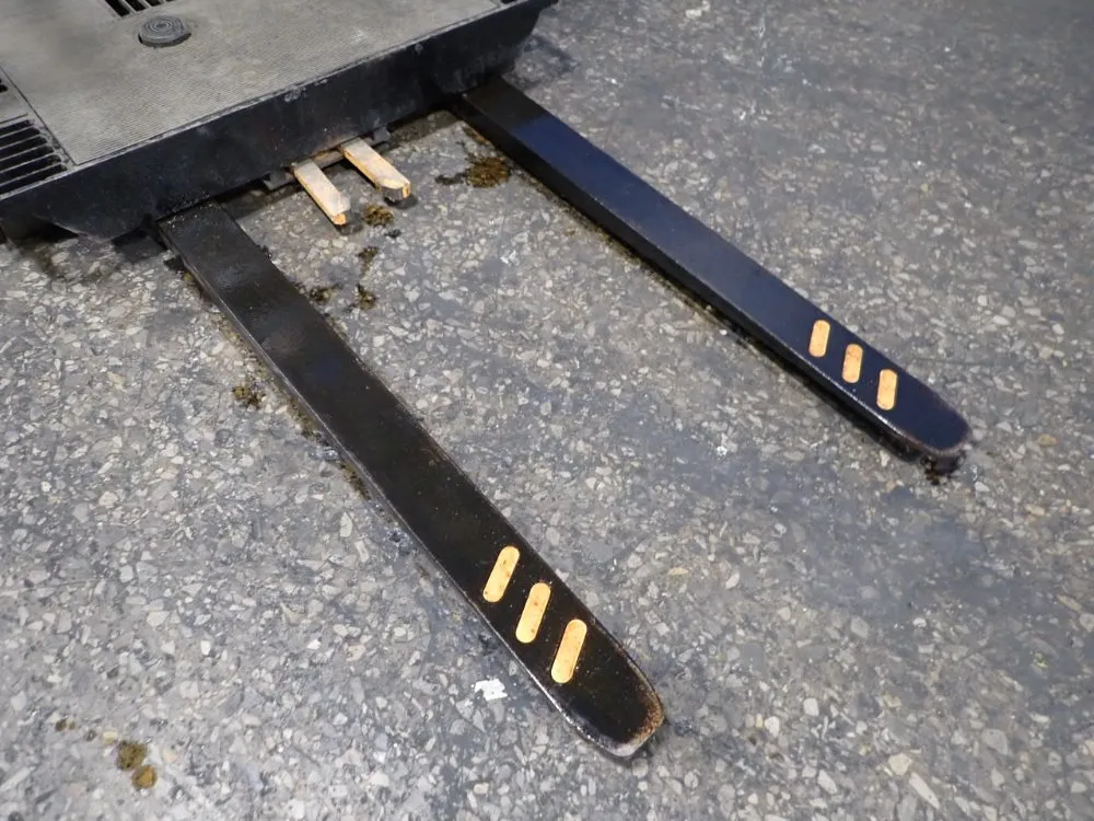 Crown 3000 Lbs Order Picker - Sp 3500 Series