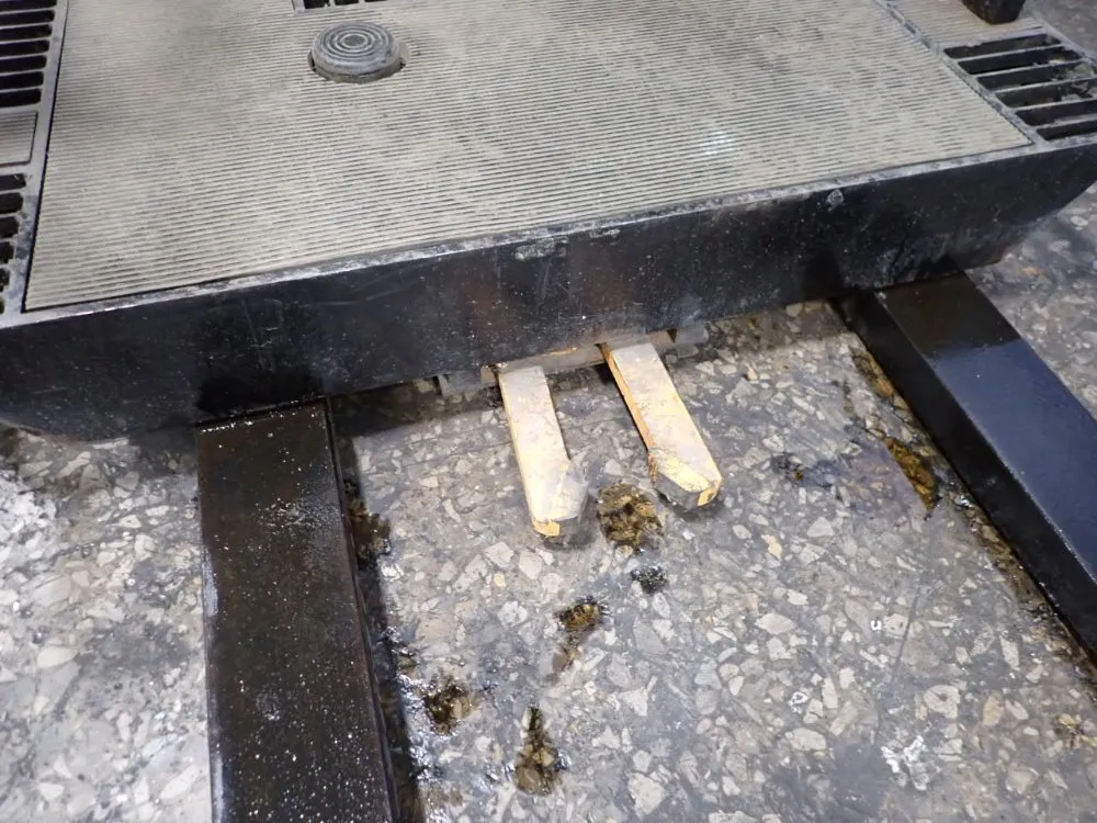 Crown 3000 Lbs Order Picker - Sp 3500 Series