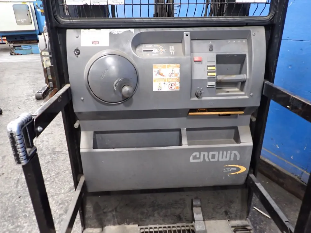 Crown 3000 Lbs Order Picker - Sp 3500 Series