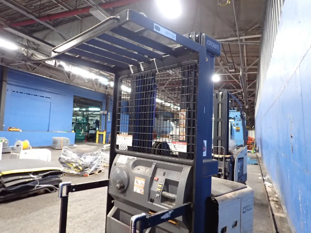 Crown 3000 Lbs Order Picker - Sp 3500 Series