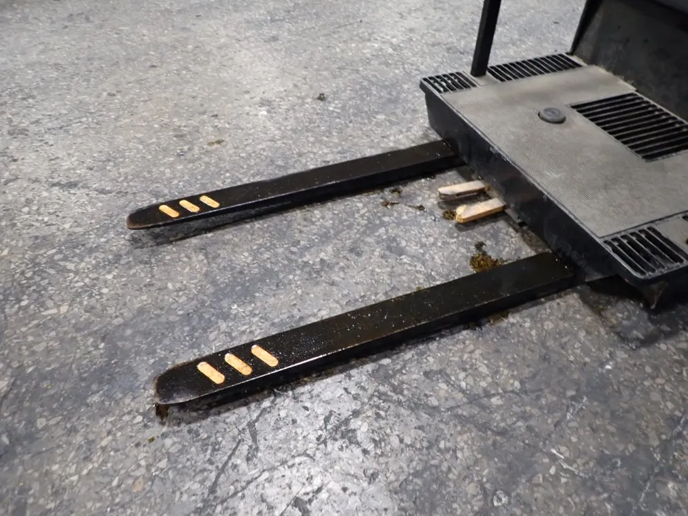 Crown 3000 Lbs Order Picker - Sp 3500 Series