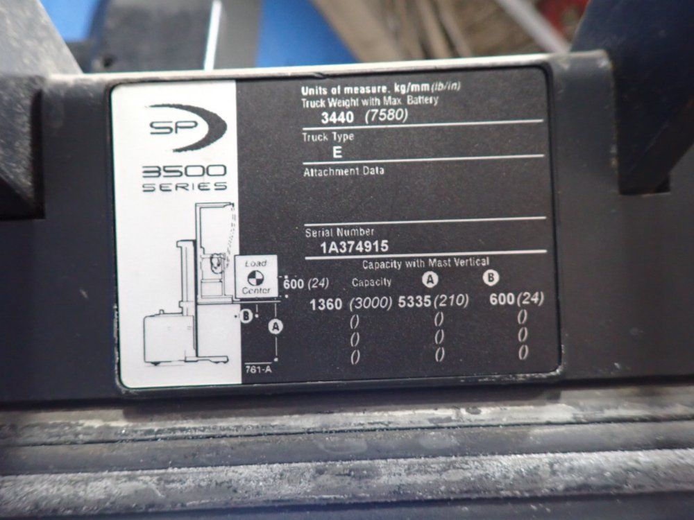 Crown 1360 Lbs Electric Order Picker - Sp3500