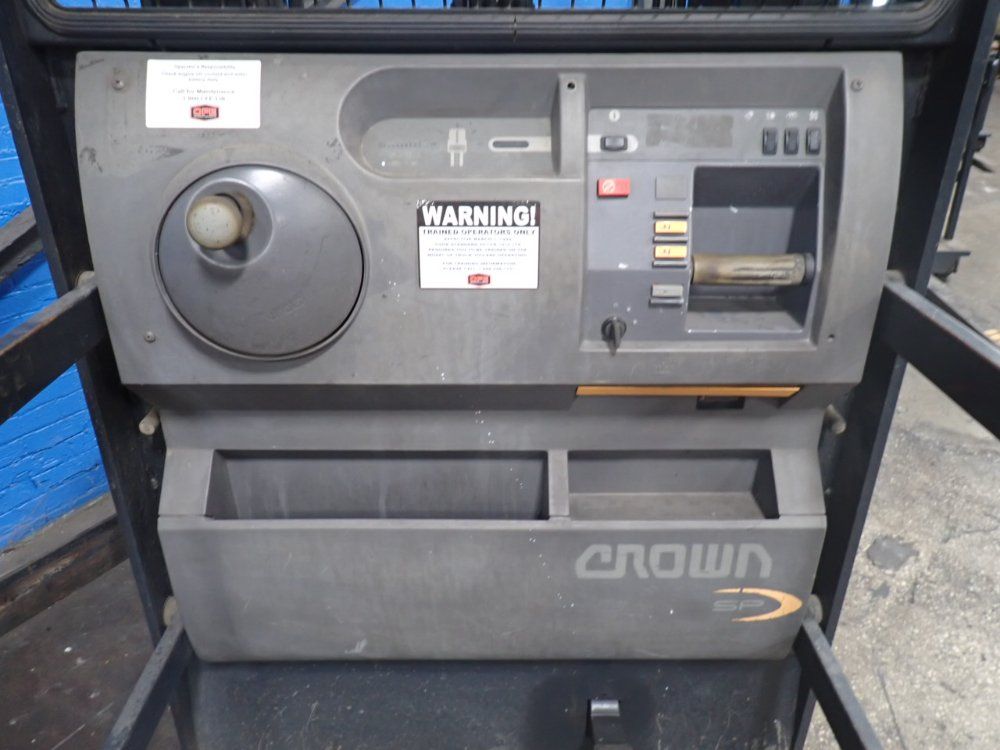 Crown 1360 Lbs Electric Order Picker - Sp3400