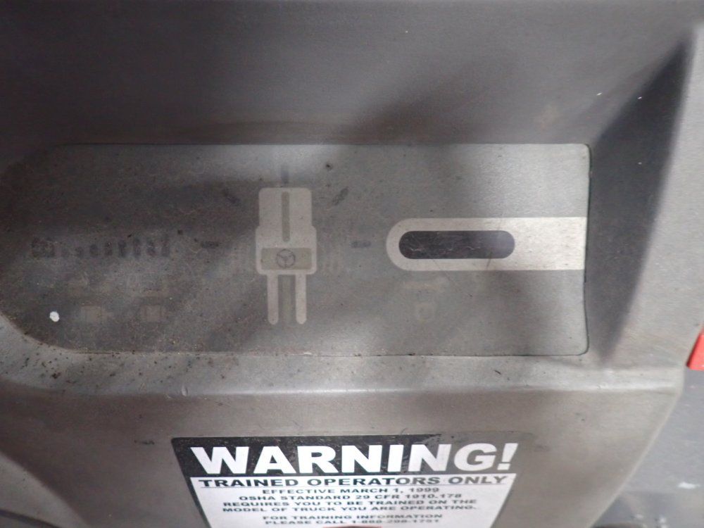 Crown 1360 Lbs Electric Order Picker - Sp3400