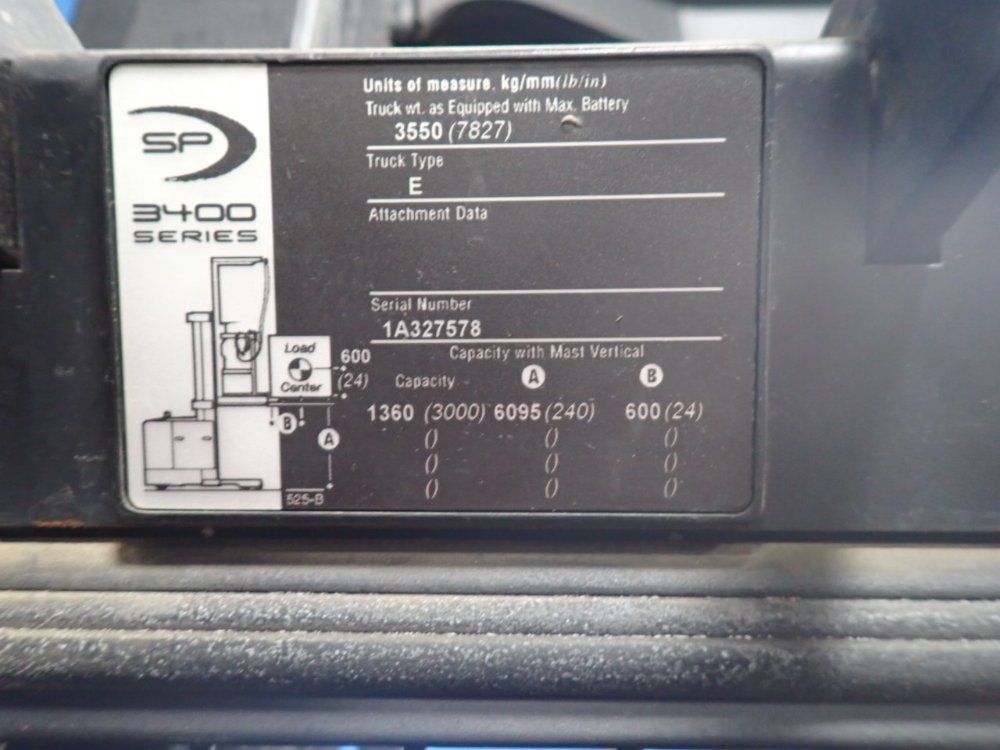 Crown 1360 Lbs Electric Order Picker - Sp3400