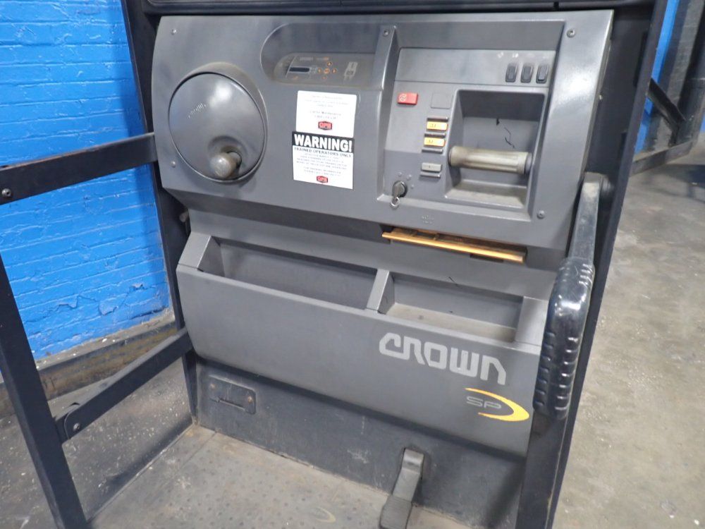 Crown 1360 Lbs Electric Order Picker - Sp3500