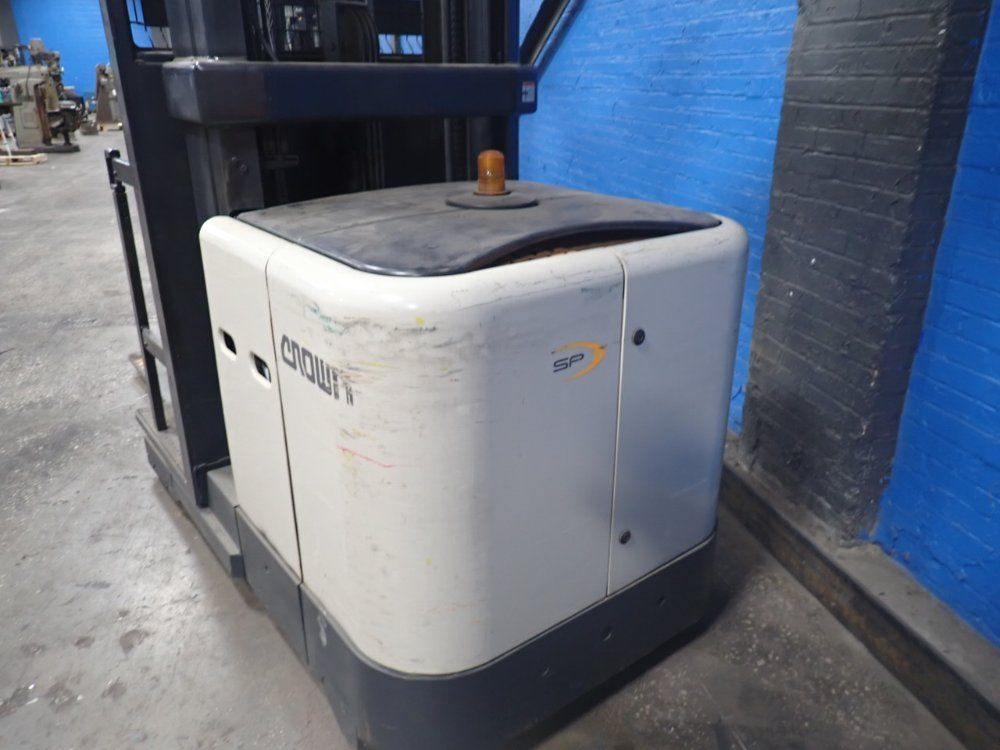 Crown 1360 Lbs Electric Order Picker - Sp3500