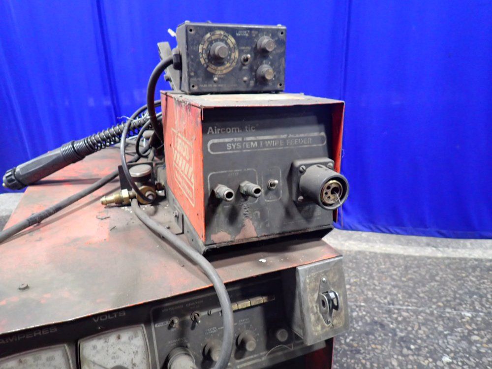 Airco 350 A Welder W/ Wire Feeder - Pulse Arc-350