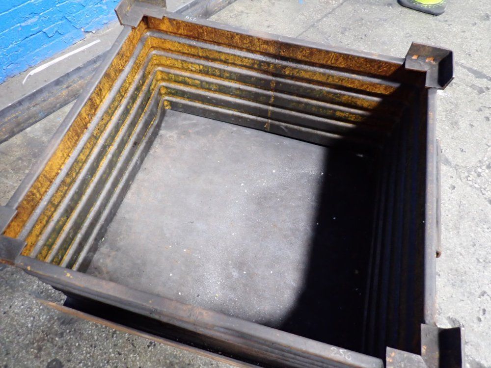 31"x 34"x 19" Drop Bottom Steel Tub