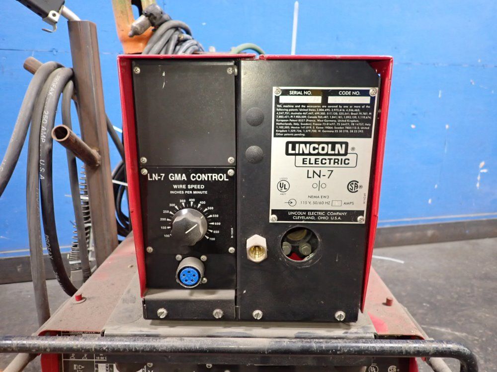 Lincoln Electric 300 Amp Welder - Cv-300