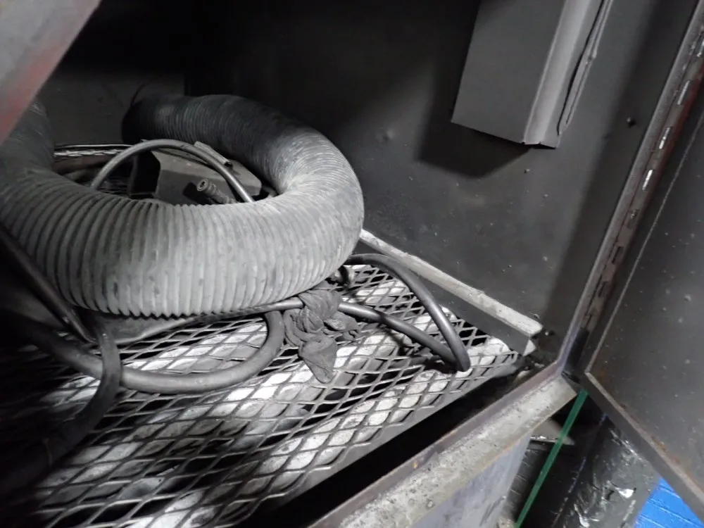 Skat-blast Sandblasting Cabinet