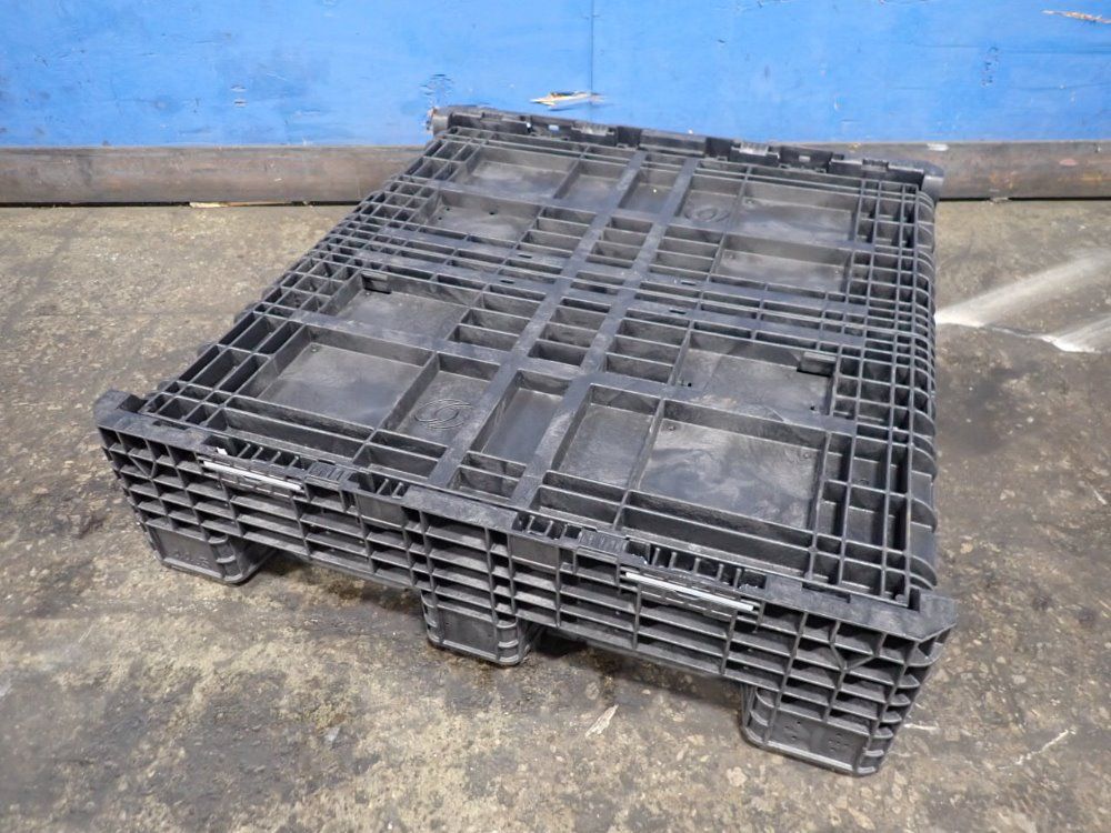 Uline Plastic Collapsible Basket