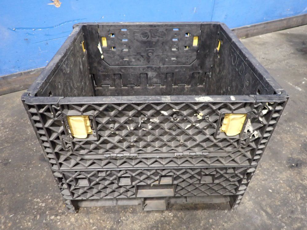 27" X 29" X 19" Plastic Collapsible Basket