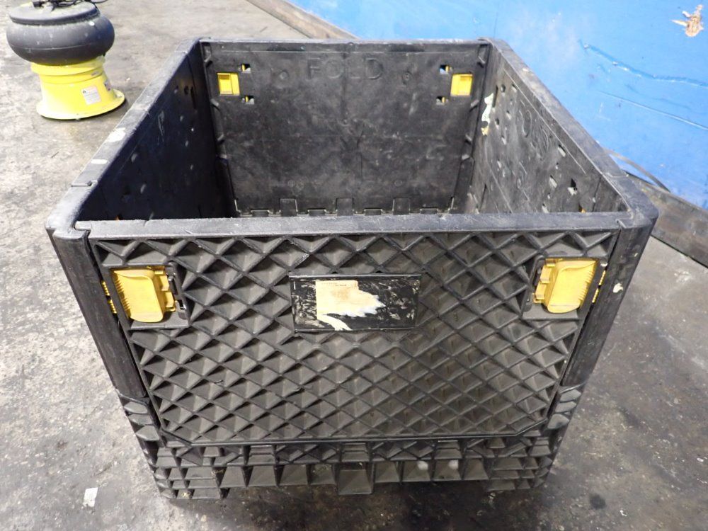 27" X 29" X 19" Plastic Collapsible Basket