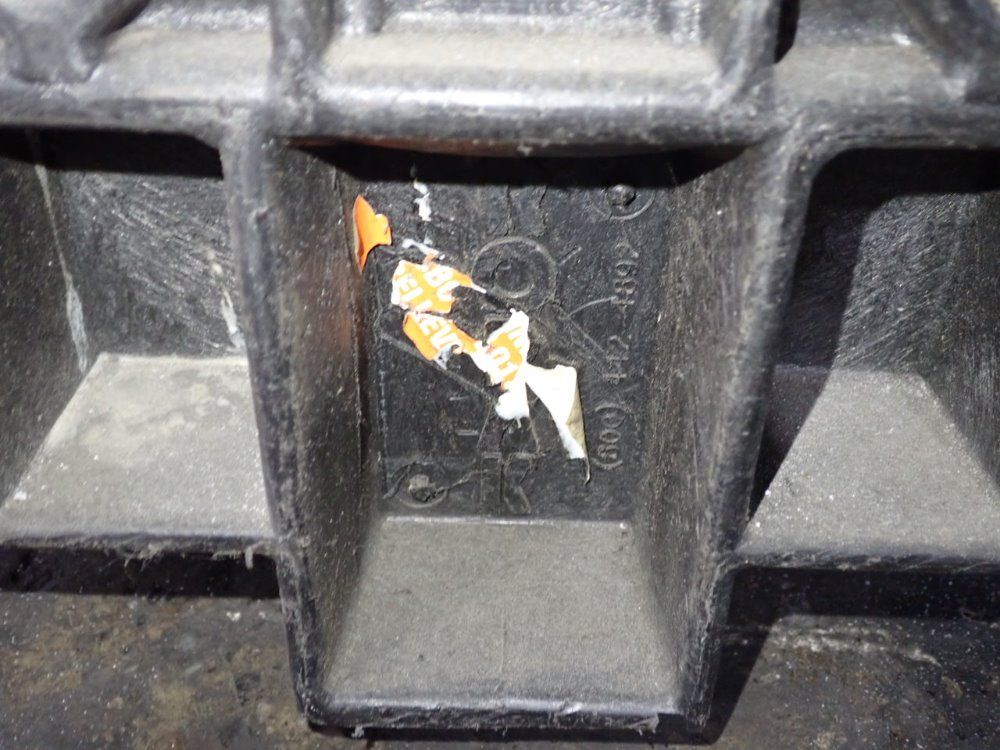 27" X 29" X 19" Plastic Collapsible Basket