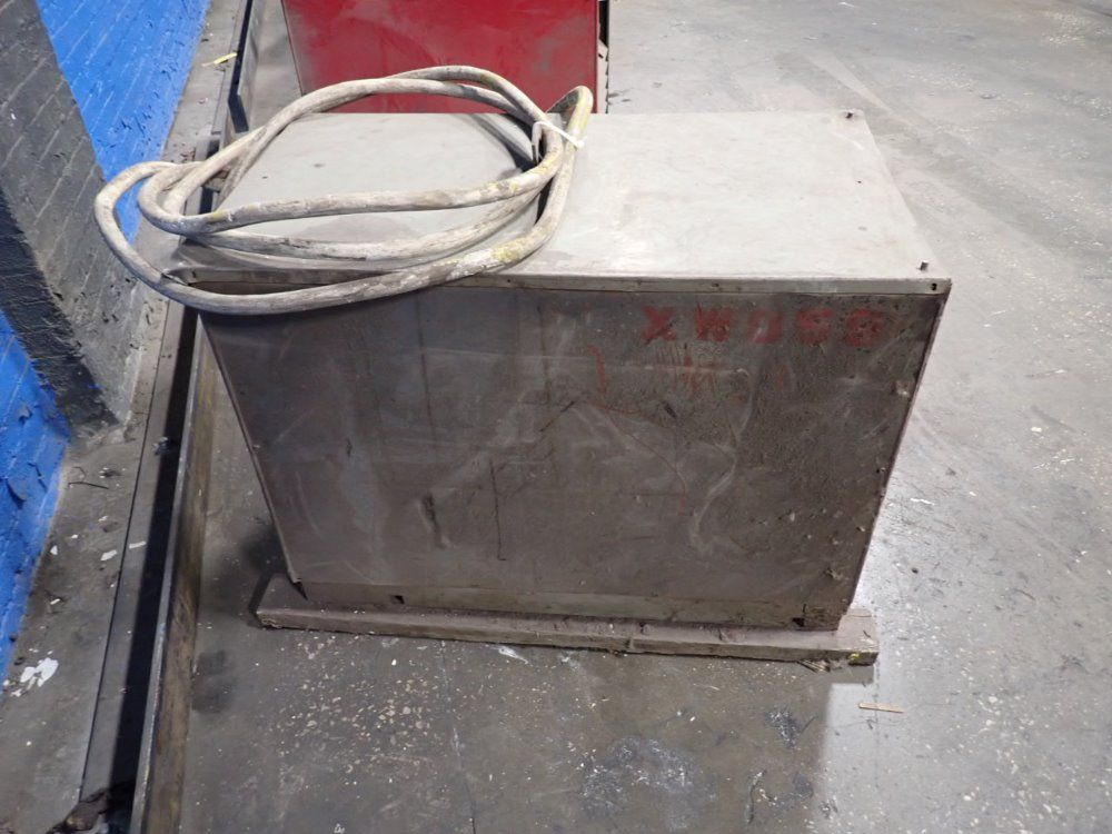 Lincoln Electric 1000 Amps Welder - Idealarc Dc-1000