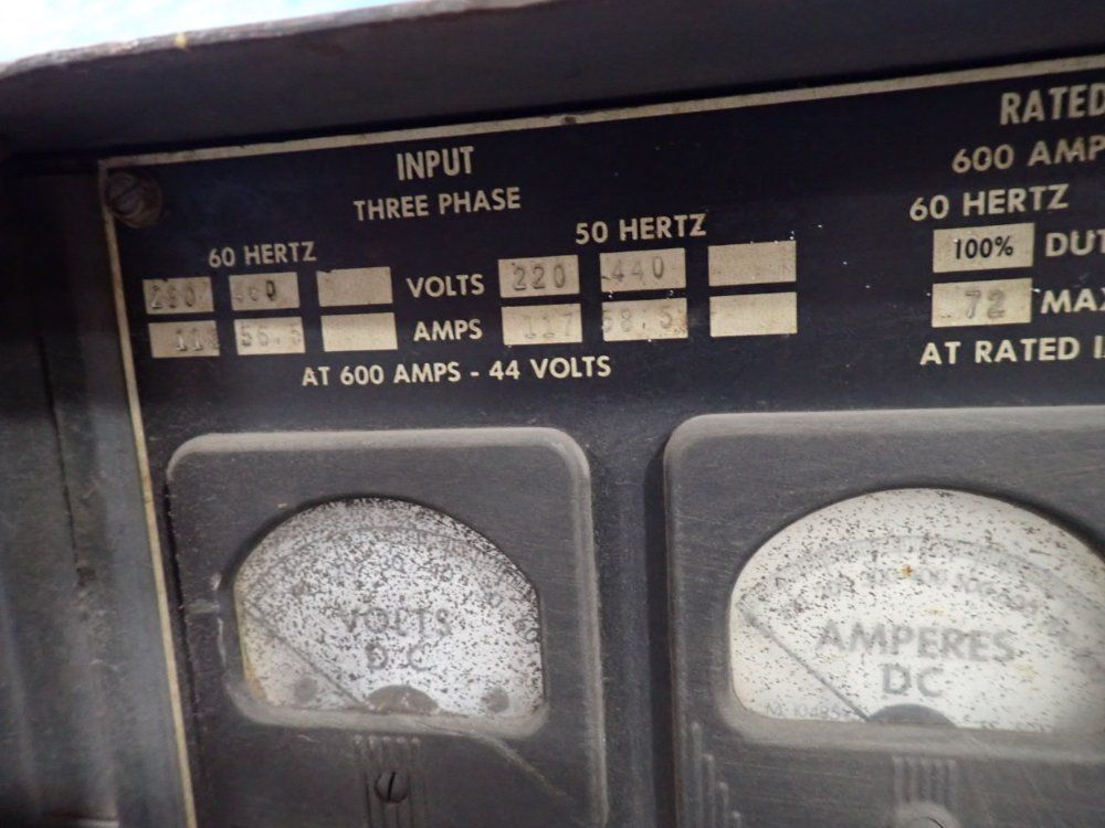 Lincoln Electric 600a Welder - Idealarc Dc-600