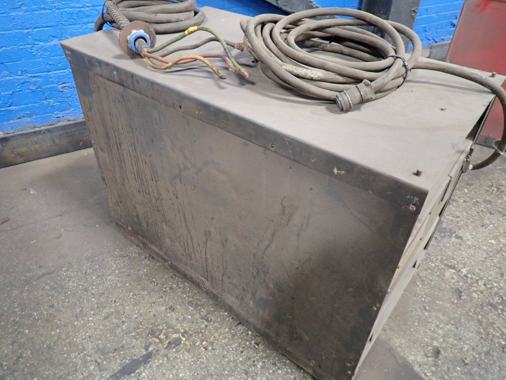 Lincoln Electric 600a Welder - Idealarc Dc-600