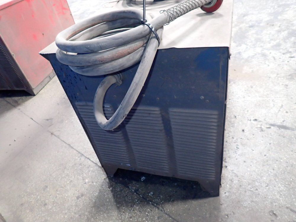 Lincoln Electric 600a Welder - Idealarc Dc-600