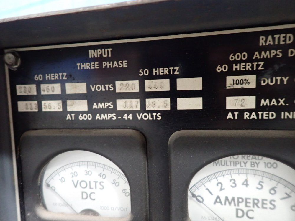 Lincoln Electric 600a Welder - Idealarc Dc-600