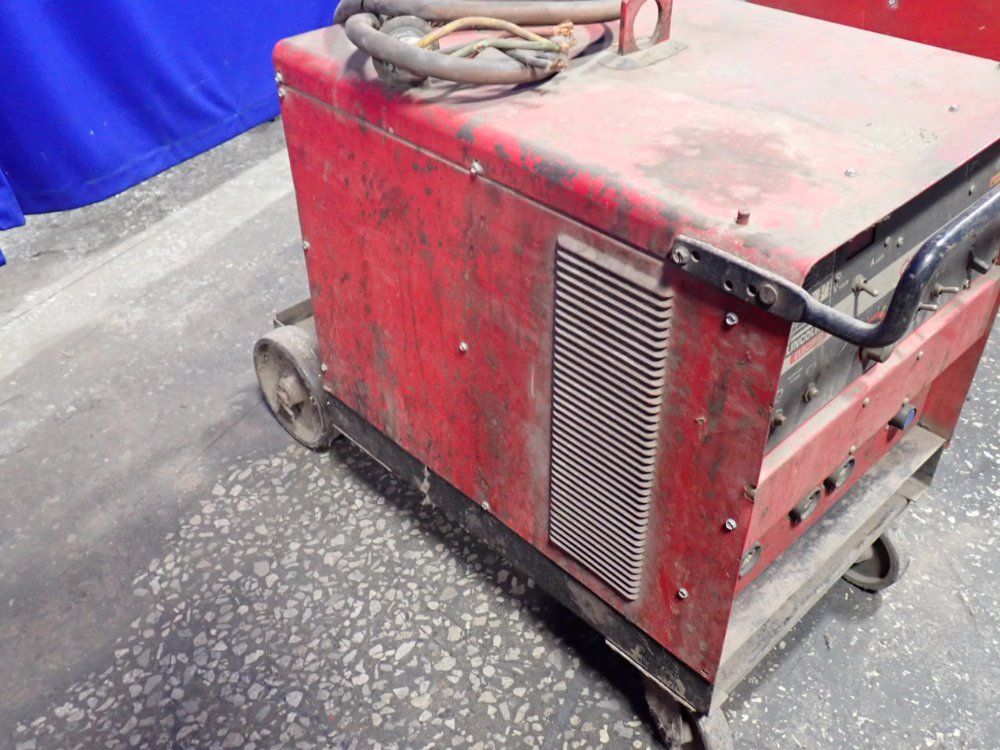 Lincoln Electric 300a Welder - Cv-300