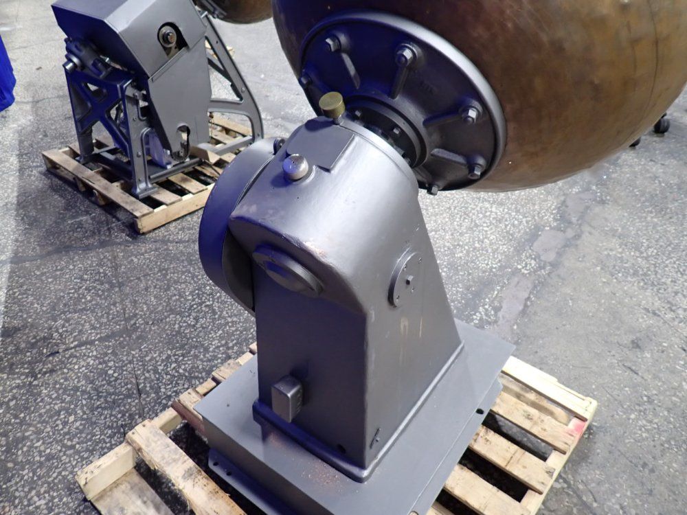 Caple & Montanari Incorporated Coating Pan