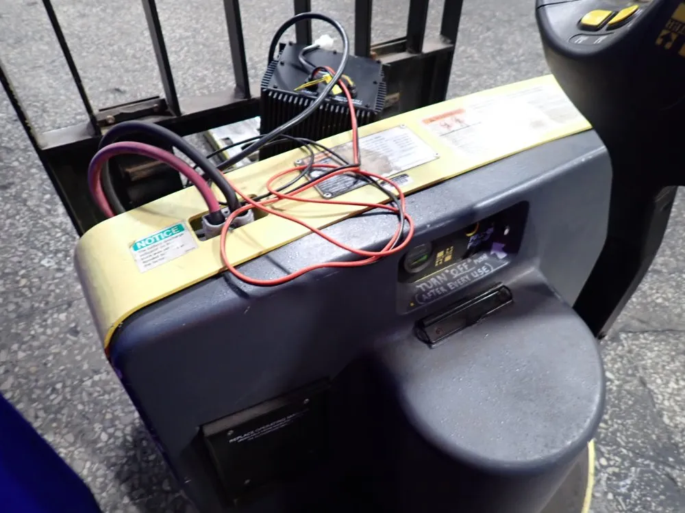 Hyster 6000 Lbs Electric Pallet Jack - W602