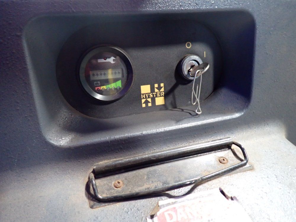 Hyster 6000 Lbs Electric Pallet Jack - W602