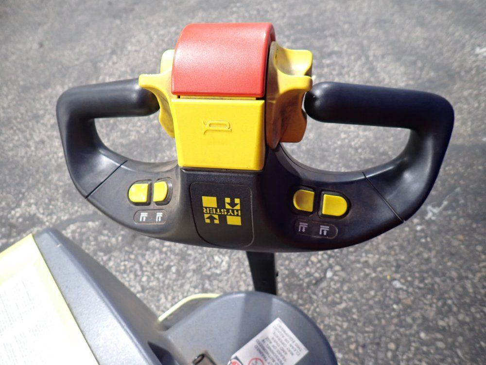 Hyster 6000 Lbs Electric Pallet Jack - W602