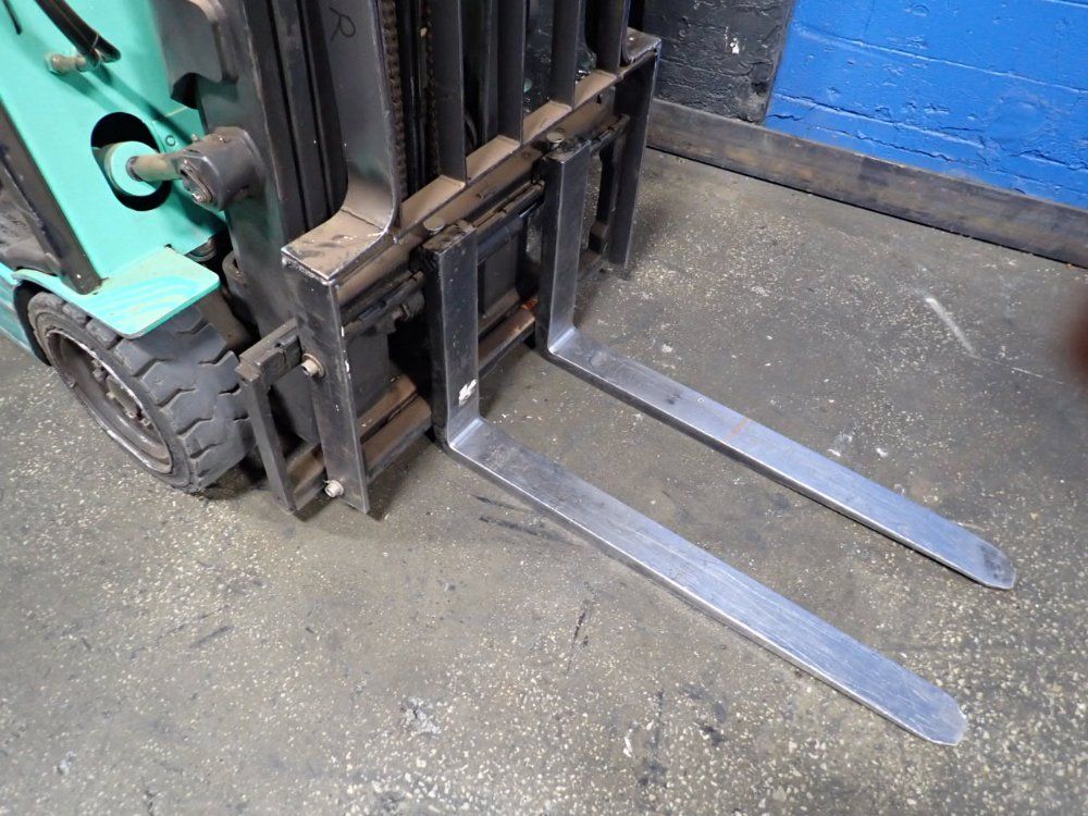 Mitsubishi Caterpillar 3000 Lbs Electric Forklift - Fb20kt