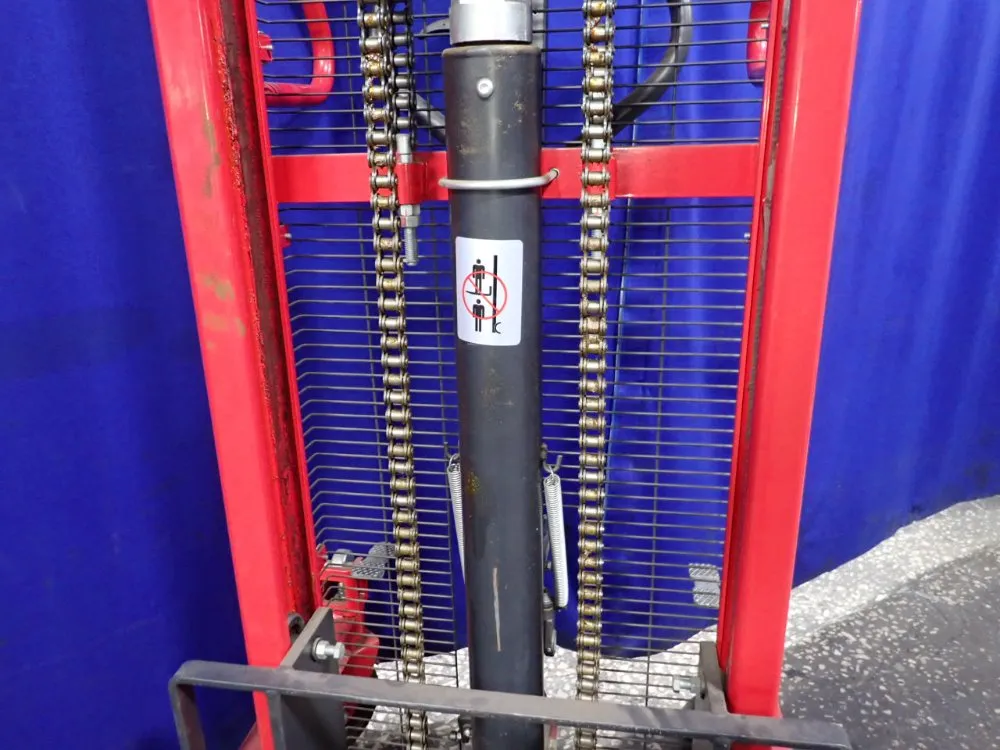 Dayton 3000 Lbs Straddle Lift - 4vme1