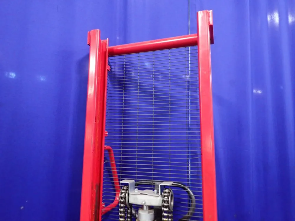 Dayton 3000 Lbs Straddle Lift - 4vme1