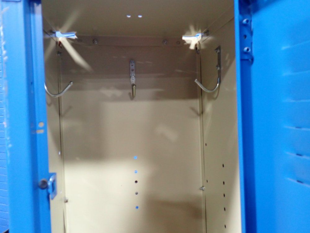 Lyon Workspace Products 8 Lockers Locker Unit