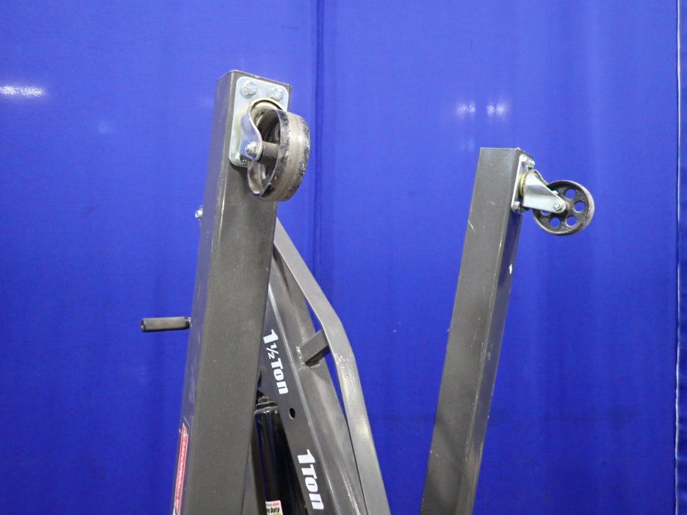 Pittsburgh 2 Ton Engine Hoist